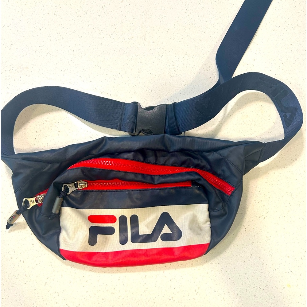 Red,white&blue,vintage Fila Fanny pack, zippers work fine. Pet&smoke free home